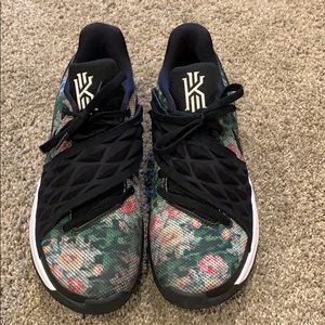 Men’s kyrie low